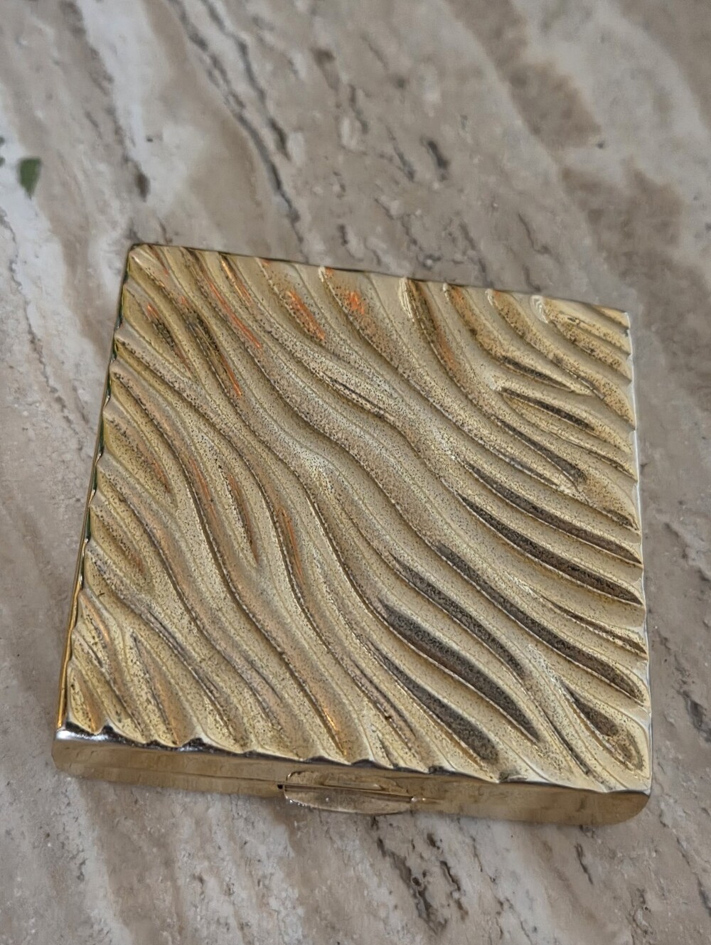 Vintage Estee Lauder Golden Make Up Compact Golden Waves Lucidity Made In USA